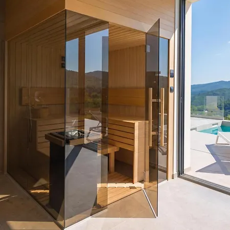 Tree Complex Villa *